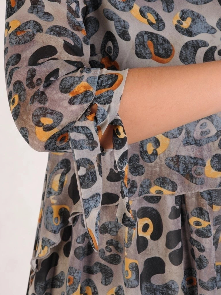Damska sukienka trapezowa midi w modny zwierzęcy print – wygodny fason tuszujący biodra 28262