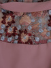 Sukienka damska 16571, elegancka kreacja z ozdobnym karczkiem i rękawami.