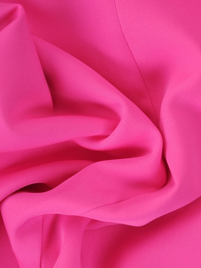 Elegancka sukienka koktajlowa ołówkowa amarantowa – zmysłowe rozcięcie i dekolt w łódkę 38042