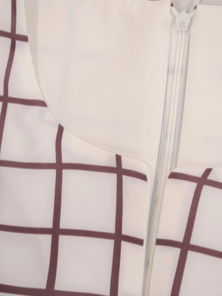 Rozkloszowana sukienka midi w brązową kratkę z suwakiem – wysmuklający fason z paskiem w talii 20019