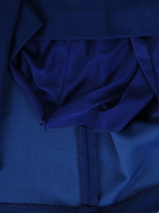 Elegancka sukienka wizytowa trapezowa chabrowa – wyszczuplające przeszycia i ozdobna kontrafałda 19327