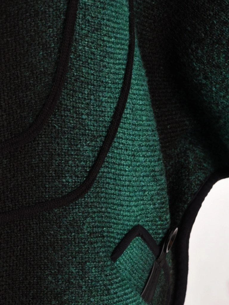 Elegancki zielony sweter damski rozpinany na suwak – wygodny luźny fason z ozdobnymi guzikami 42178