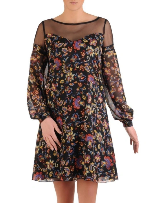 Czarna sukienka w kwiaty trapezowa – wygoda i elegancja z tiulowymi akcentami 25675