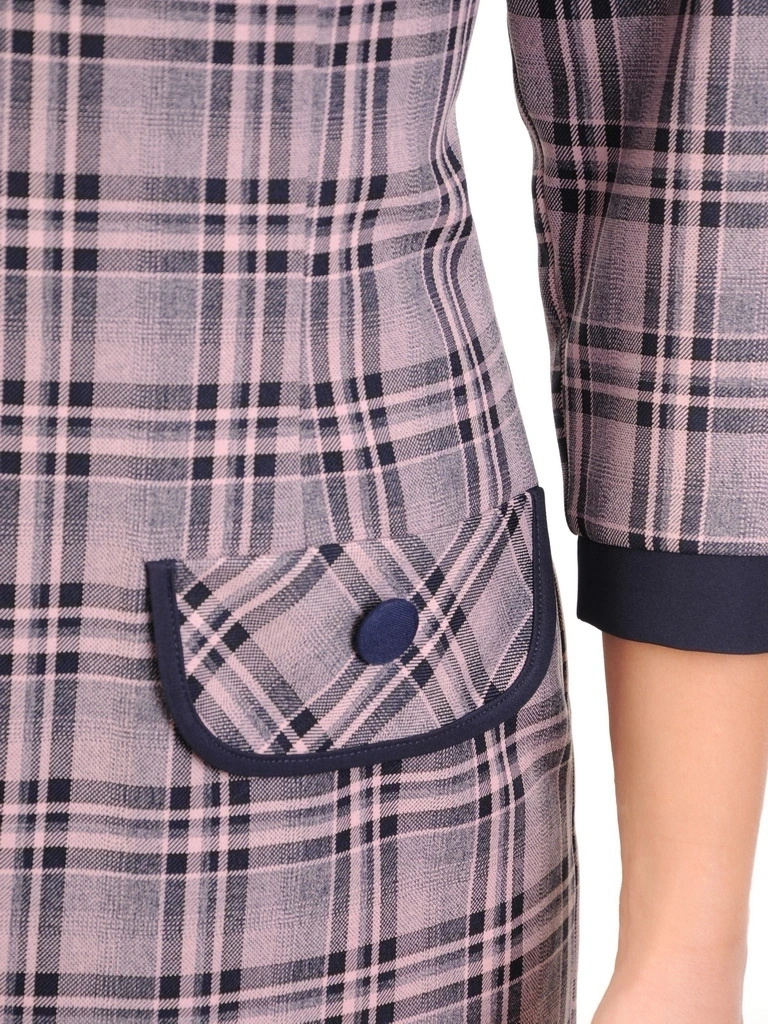 Elegancka sukienka w granatowo-różową kratkę – prosty fason z rękawem 3/4 31079