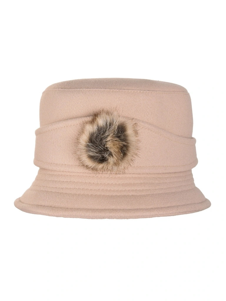 Elegancki kapelusz damski zimowy cloche – ciepły model w jasnym beżu z regulacją obwodu 42363