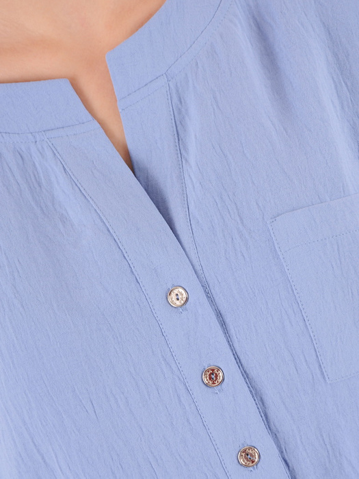 Niebieska bluzka damska z podwijanymi rękawami 37913