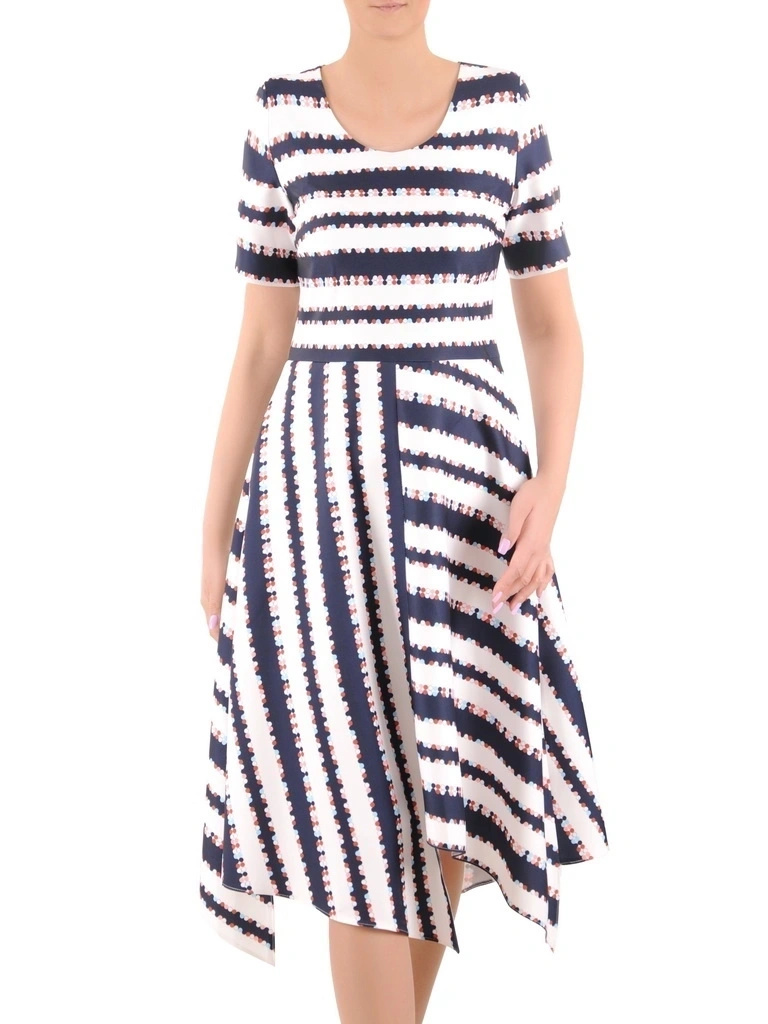 Elegancka sukienka rozkloszowana w grochy – wysmuklający fason z kieszeniami 36109