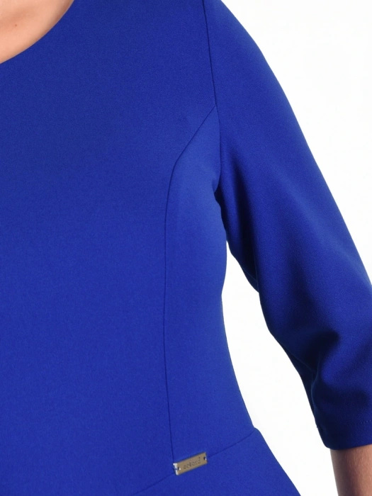 Elegancka chabrowa sukienka rozkloszowana midi – kobiecy krój z rękawem 3/4 podkreślający talię 42268