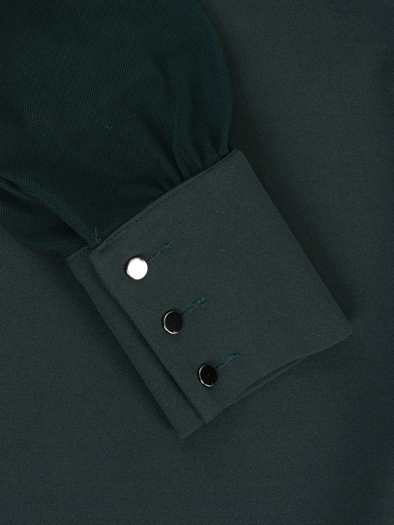 Zielona sukienka trapezowa midi z dekoltem serek – elegancki model z ozdobnymi mankietami 18311