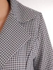 Elegancka sukienka rozkloszowana w kratę do pracy – ozdobne guziki i fason podkreślający talię 25384
