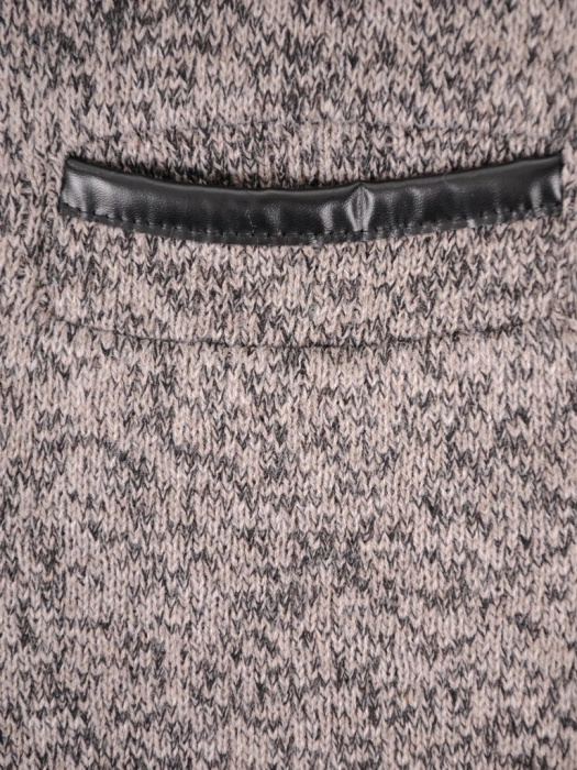Elegancki sweter damski rozpinany na zamek – prosty krój ze wstawkami z ekoskóry 38977