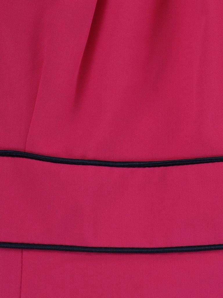 Elegancka sukienka midi rozkloszowana w odcieniu amarantu – zgrabnie podkreśla talię i maskuje biodra 4086