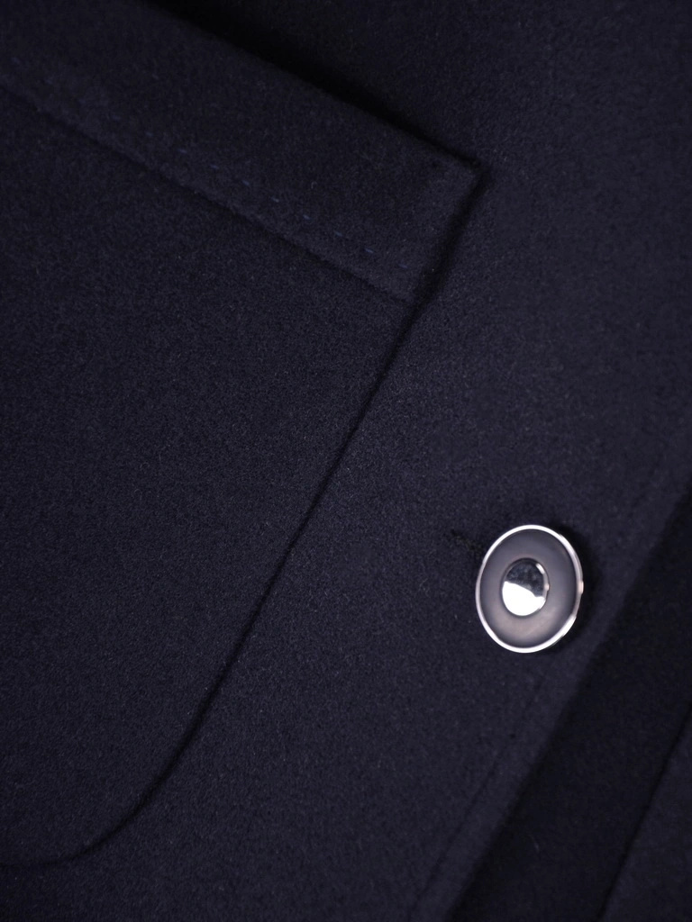 Elegancki płaszcz zimowy damski w odcieniu granatu – prosty krój z kieszeniami i stójką 36930