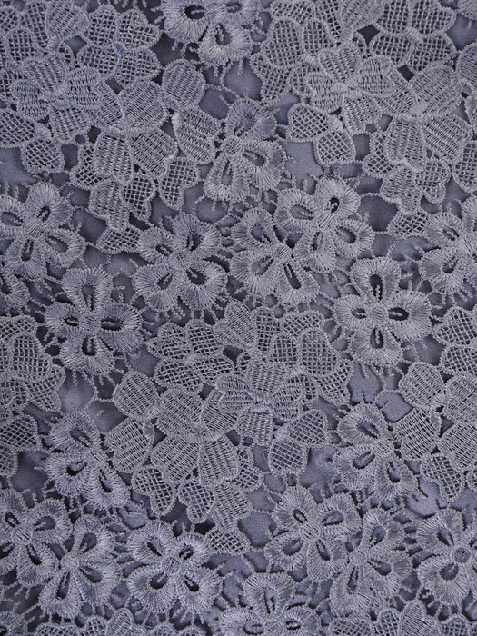 Elegancka sukienka z koronki i szyfonu 14919, kreacja z bufiastymi rękawami.