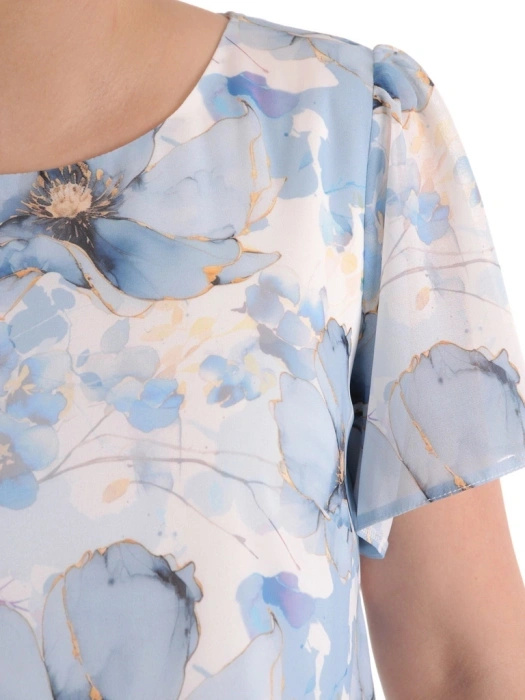 Elegancka sukienka trapezowa w kwiaty midi – fason delikatnie maskujący biodra 39558
