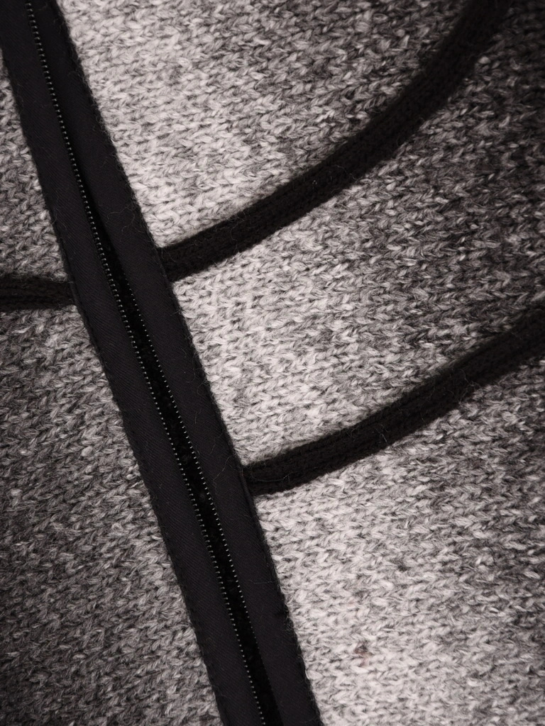 Elegancki sweter damski rozpinany ze stójką – luźny fason z kieszeniami zapewniający wygodę 42183