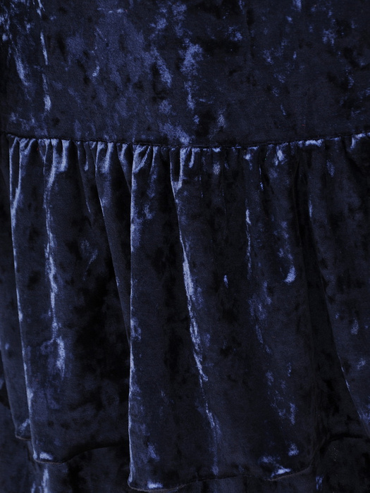 Granatowa, welurowa sukienka z ozdobnymi falbanami i wiązaniem 31716