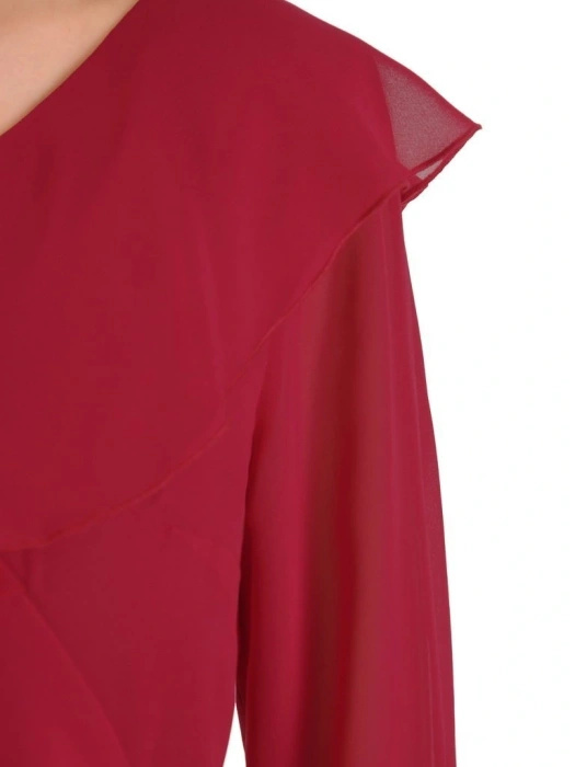 Malinowa sukienka wizytowa z dekoltem serek – rozkloszowany fason z paskiem w talii 27356