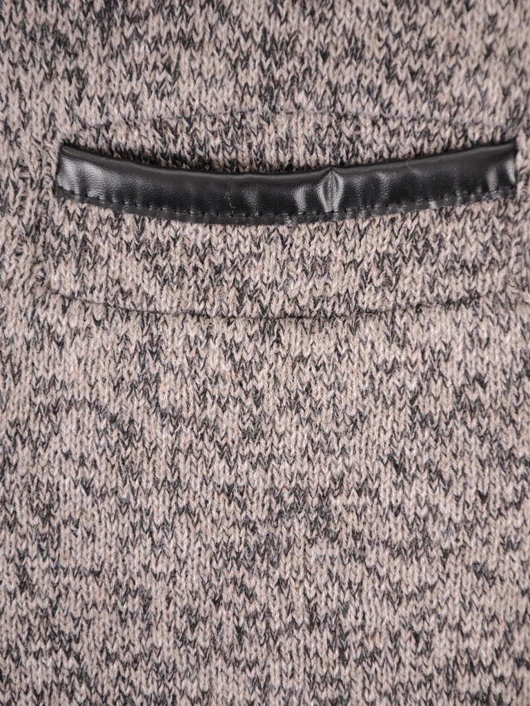 Elegancki sweter damski rozpinany na zamek – prosty krój ze wstawkami z ekoskóry 38977