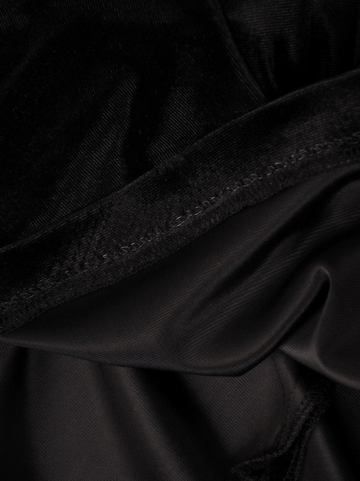 Rozkloszowana sukienka z aksamitu, kreacja w kolorze czarnym 18893
