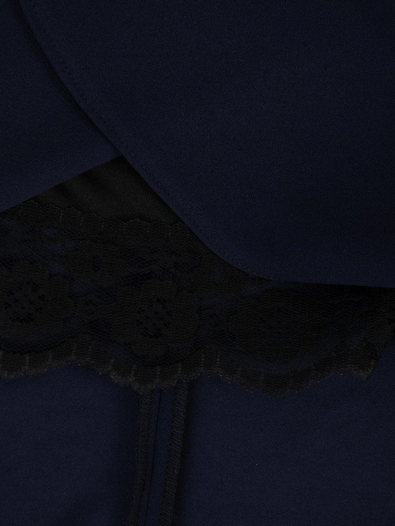 Granatowa sukienka dzianinowa do pracy – wysmuklający prosty fason z wiązaniem 18597