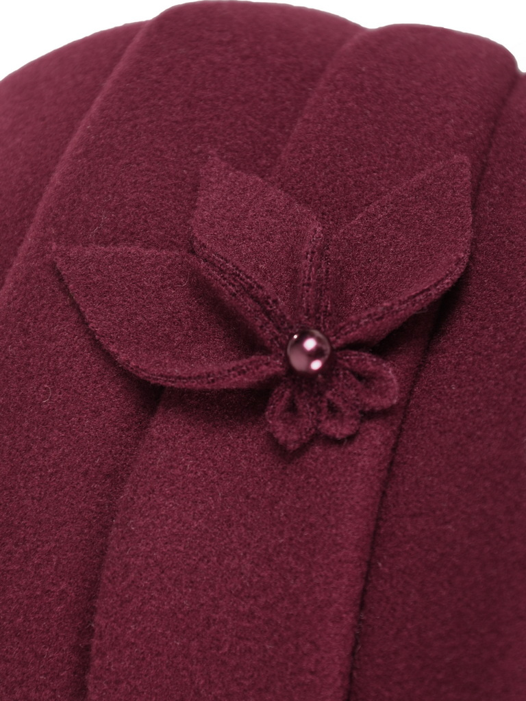 Elegancki kapelusz damski zimowy cloche w kolorze buraczkowym – fason z regulacją i ciepłą podszewką 42431