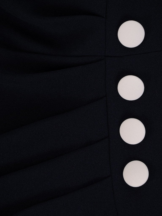 Granatowa sukienka z kontrastowymi wstawkami, modna kreacja wyszczuplająca 20149