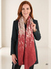 Elegancki szal damski do sukienki i płaszcza w cętki – prostokątny fason z ozdobnymi frędzlami 40728