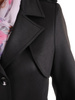 Czarny płaszcz damski wiosenny typu trencz – elegancki, klasyczny i zawsze modny 39436