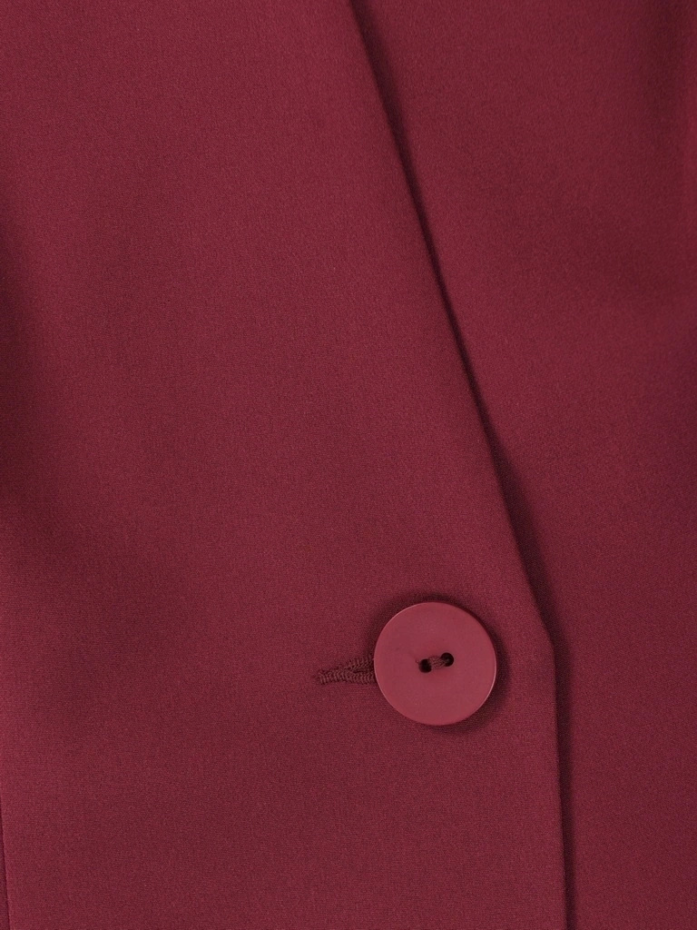 Stylowy bordowy komplet ze stójką i dekoltem serek – z żakietem modelującym talię, dla eleganckich kobiet 40262