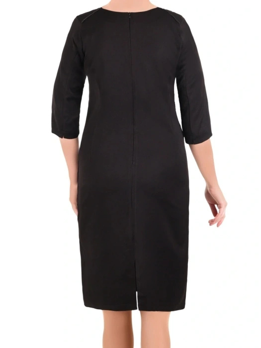 Czarna sukienka wizytowa midi o prostym kroju z rękawem 3/4 – optycznie wysmuklające sylwetkę przeszycia 22287