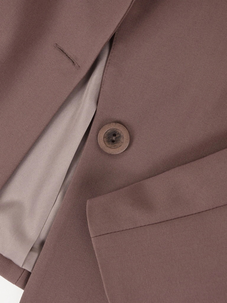 Elegancki żakiet damski do sukienki fango – swobodny, prosty fason wysmuklający sylwetkę 42314