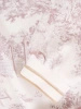 Wizytowa bluzka damska z długim rękawem w elegancki wzór – luźny krój w serek subtelnie akcentujący talię 39716