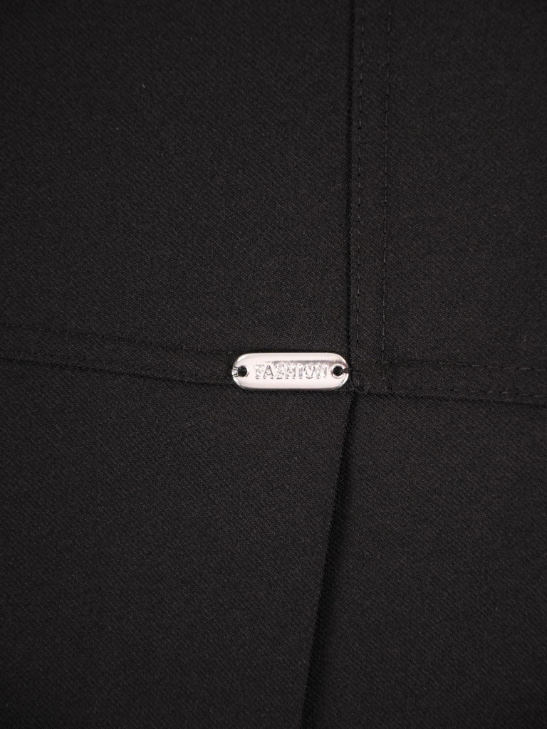 Elegancka czarna spódnica midi na jesień o prostym kroju – wygodna guma w pasie i wysmuklające przeszycia 38112