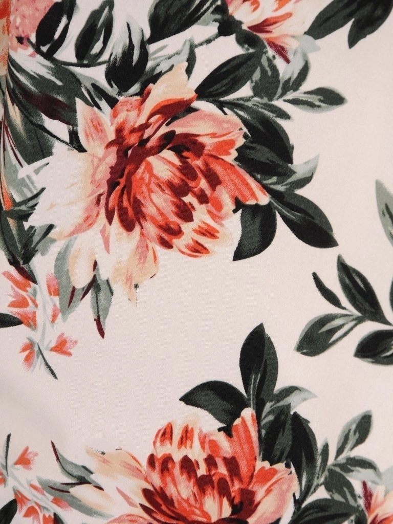 Elegancka bawełniana sukienka midi w kwiaty – prosty fason maskujący niedoskonałości 28943