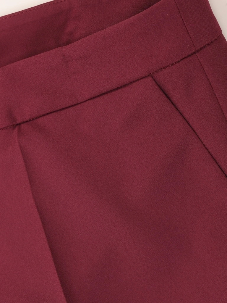 Bordowy garnitur damski ze spodniami – prosty fason wysmuklający sylwetkę 40262