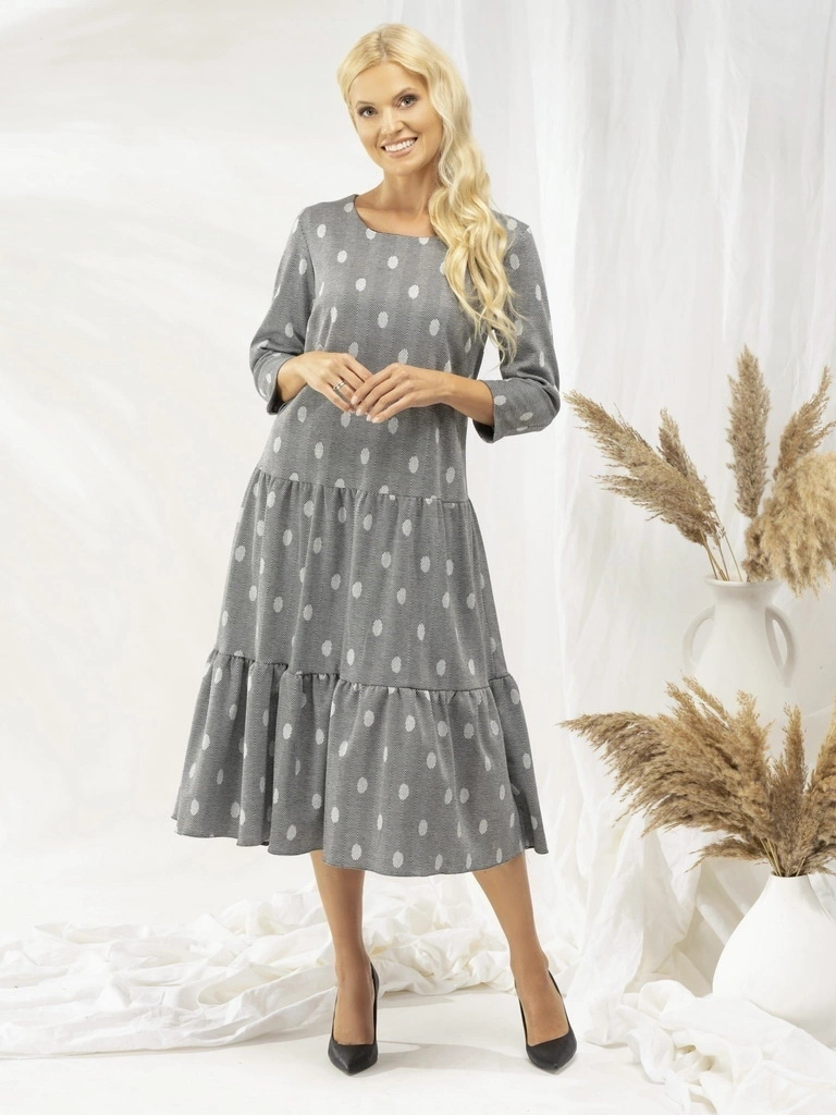 Szara sukienka rozkloszowana maxi w grochy – stylowy model z rękawem 3/4 tuszujący biodra 31249