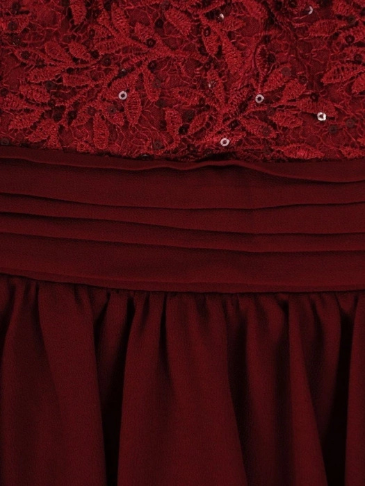 Elegancka sukienka na andrzejki i sylwestra rozkloszowana bordowa – fason pięknie modelujący talię 22678