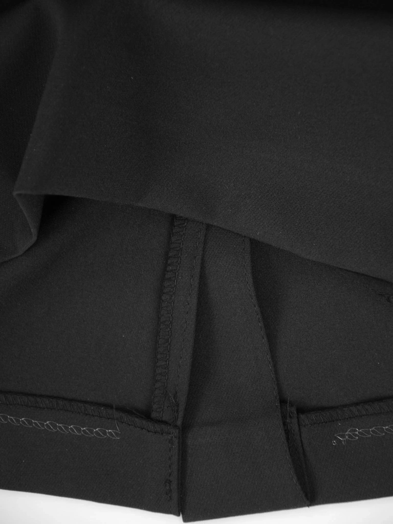 Bordowo-czarna garsonka damska z prostą sukienką midi – elegancki fason z ozdobną broszką i koronką 35008