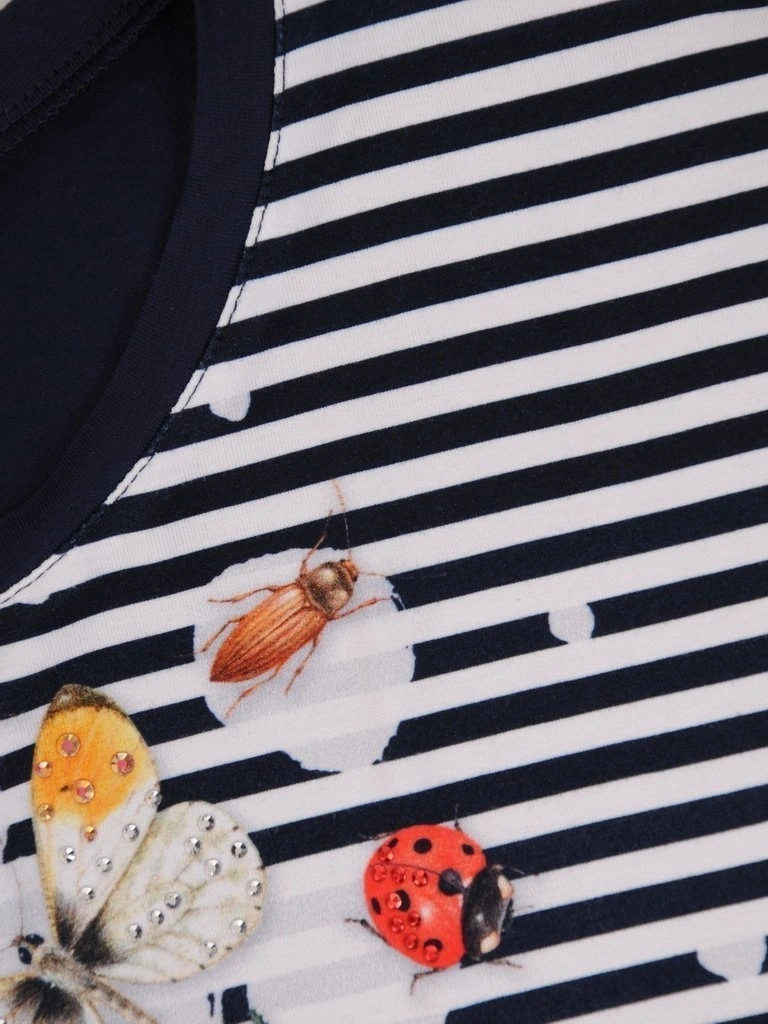 Elegancka bluzka damska w paski z krótkim rękawem – prosty fason zapewniający codzienną wygodę 25567