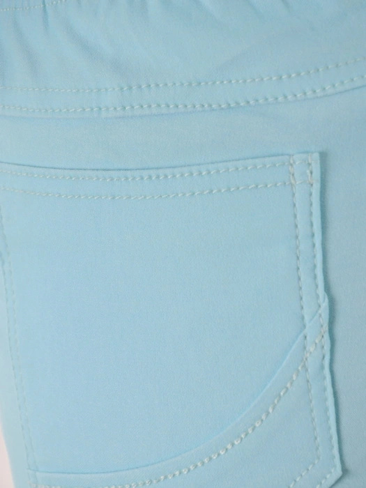 Letnie szorty damskie plus size w kolorze błękitu – wygodne i przewiewne, wysmuklające nogi 37564