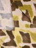 Wizytowa bluzka wiskozowa khaki z krótkim rękawem – prosty fason z dekoltem w serek wysmuklającym szyję 41431
