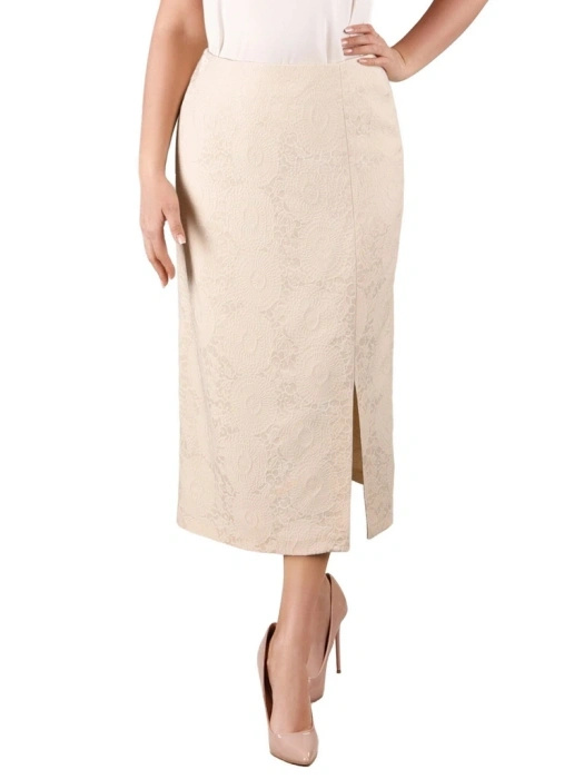 Elegancka garsonka damska midi w kolorze kremowym – prosty fason z rozcięciem z przodu 41337
