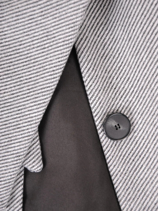 Elegancki prosty płaszcz na jesień damski w prążki – szykowne wiązanie przy dekolcie i kieszenie 36620