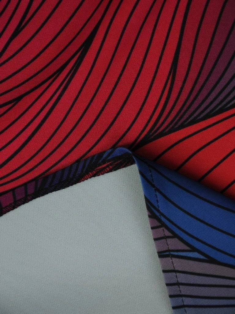 Elegancka wzorzysta sukienka midi – prosty fason optycznie wysmuklający figurę 20787