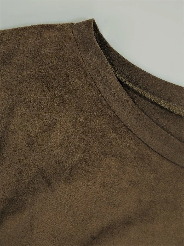 Elegancka bluzka wizytowa z długim rękawem khaki – asymetryczny fason maskujący biodra 7335