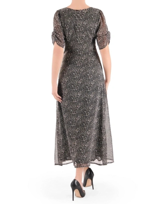 Elegancka czarna sukienka wizytowa maxi – rozkloszowany krój z dekoltem w serek i zdobieniem 38644