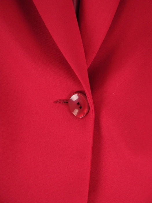 Czerwony komplet damski ze spodniami – prosty żakiet i dopasowany krój na wyjątkowe okazje 39417