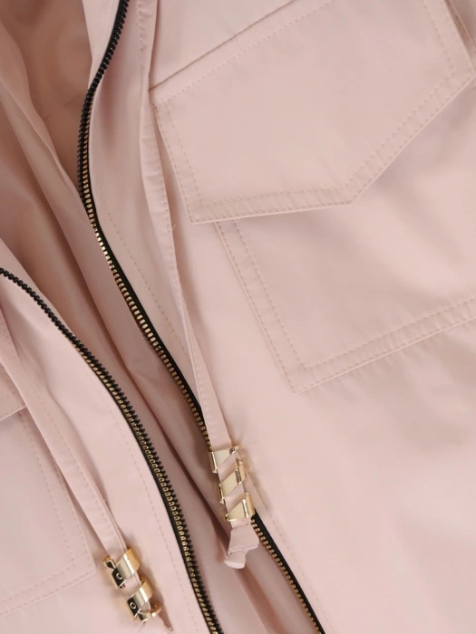 Beżowa kurtka przejściowa damska parka z kapturem – komfortowy krój maskujący biodra 39346