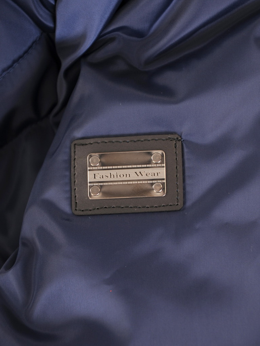 Granatowa kurtka z pikowanej tkaniny z ozdobnym kapturem 33993